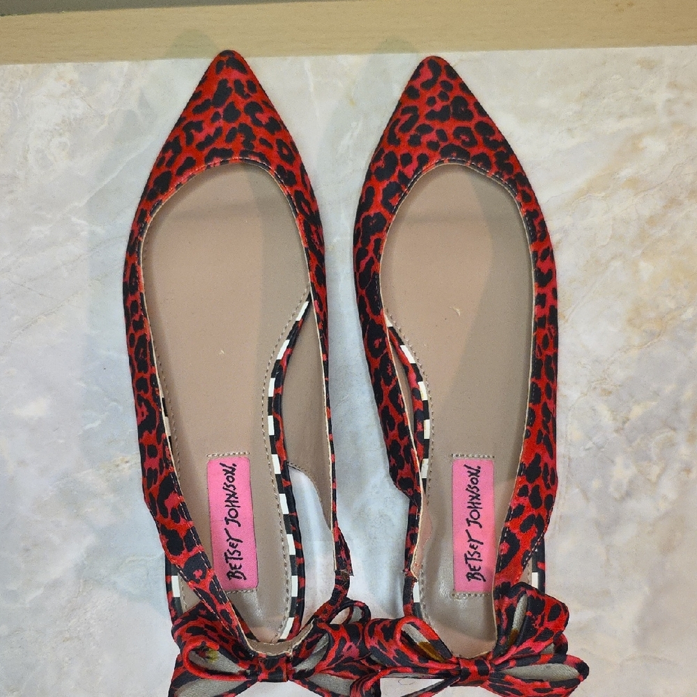 Betsey Johnson Ballet Flats Red Pointed Toe Animal Print Retro Glam Coquette 6.5